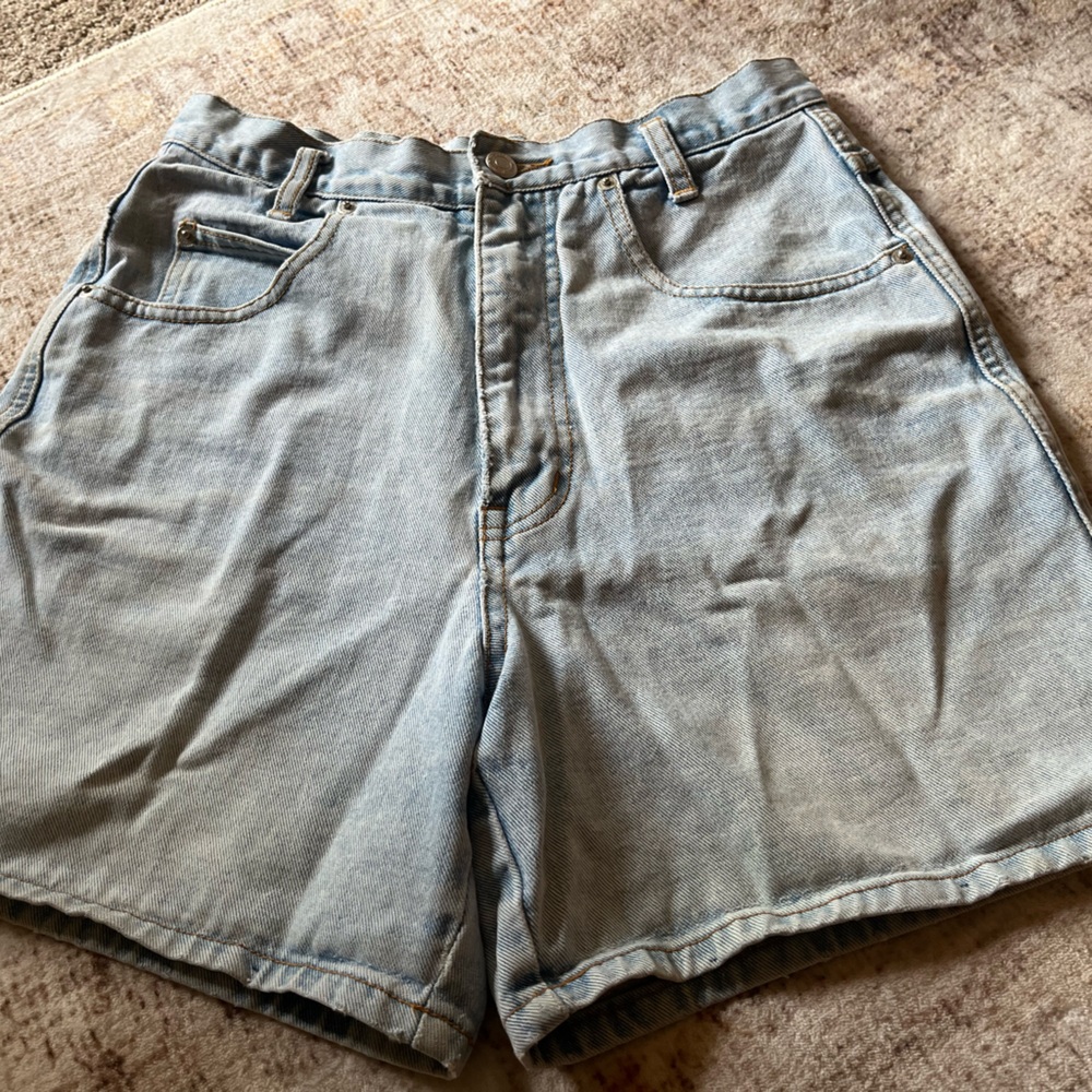 Women’s Vintage Light Wash Denim Shorts